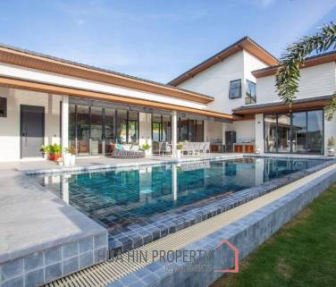 Luxurious 5 bed Modern Pool Villa for Sale in Hua Hin