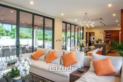 Luxurious 5 bed Modern Pool Villa for Sale in Hua Hin