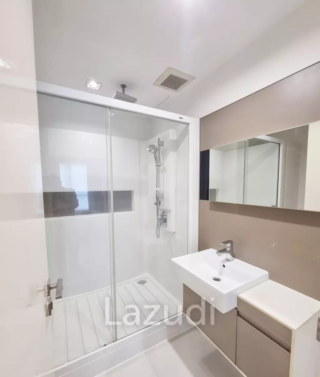 1 Bed 1 Bath 46 SQ.M The Room Sathorn-Taksin