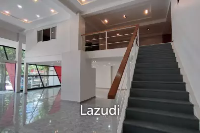 Premium Retail Space for rent in Sathorn