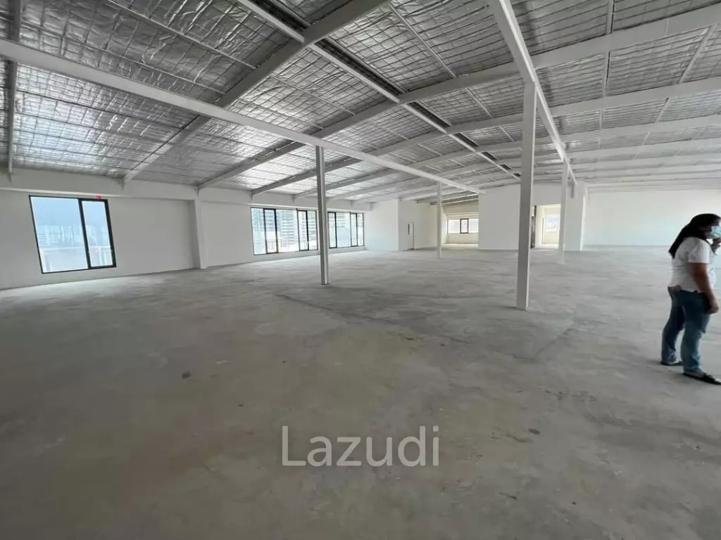 New Commercial Building for sale in Makkasan