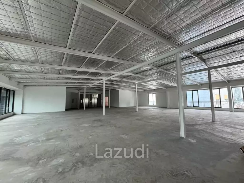 New Commercial Building for sale in Makkasan