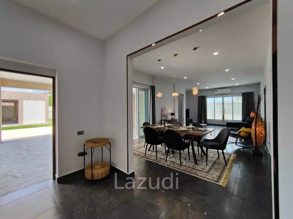 3 Beds 4 Baths 285 SQ.M. Private House in Huay Yai