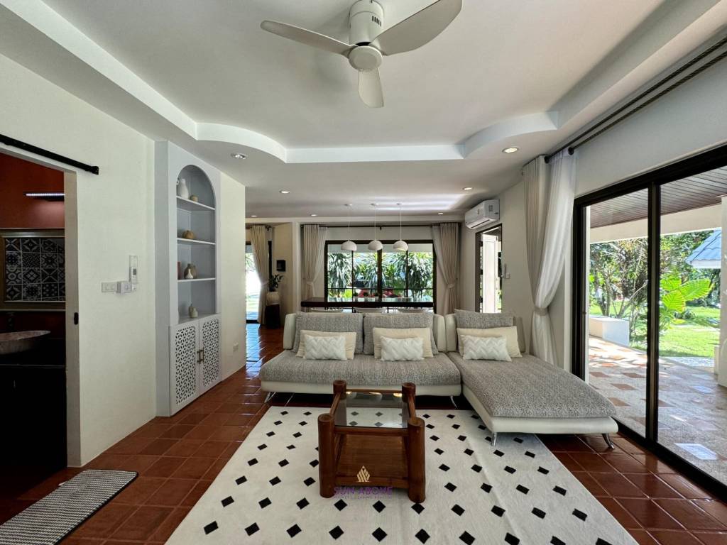 Peaceful 3-Bedroom Villa with Stunning Outdoor Space in Paklok