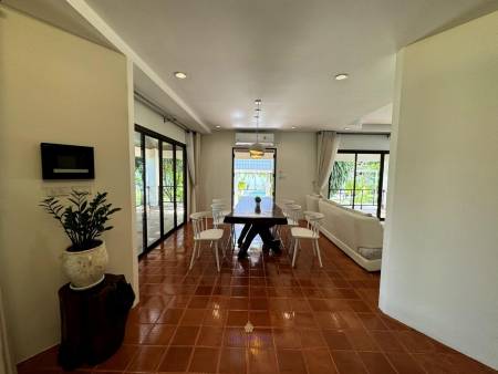 Peaceful 3-Bedroom Villa with Stunning Outdoor Space in Paklok