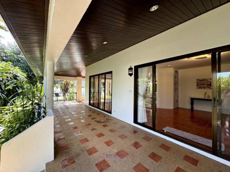 Peaceful 3-Bedroom Villa with Stunning Outdoor Space in Paklok