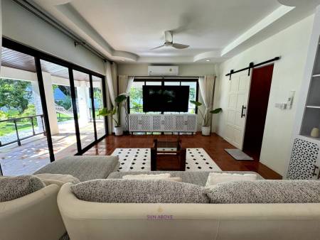 Peaceful 3-Bedroom Villa with Stunning Outdoor Space in Paklok