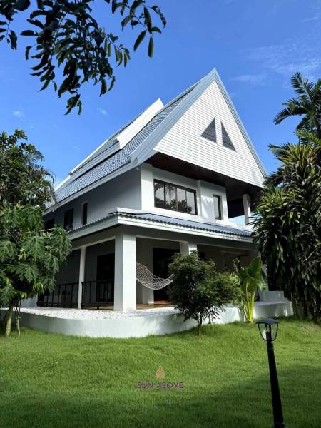 Peaceful 3-Bedroom Villa with Stunning Outdoor Space in Paklok