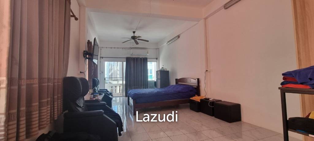 3 Beds 4 Baths 304 SQ.M.  Commercial Building in Buakhao