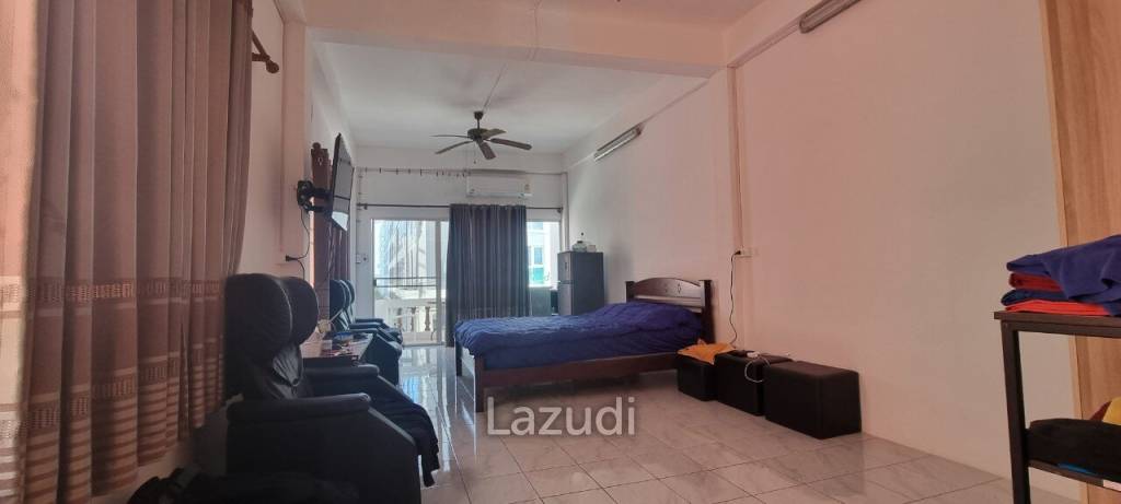3 Beds 4 Baths 304 SQ.M.  Communal Building in Buakhao