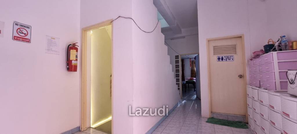 3 Beds 4 Baths 304 SQ.M.  Communal Building in Buakhao