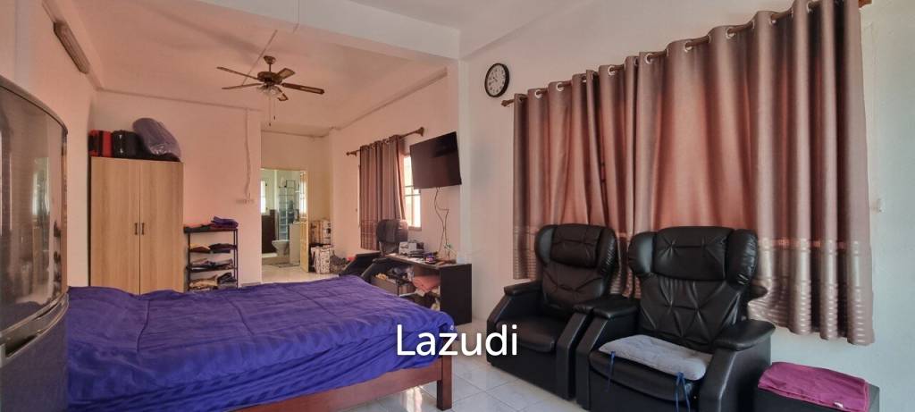 3 Beds 4 Baths 304 SQ.M.  Commercial Building in Buakhao