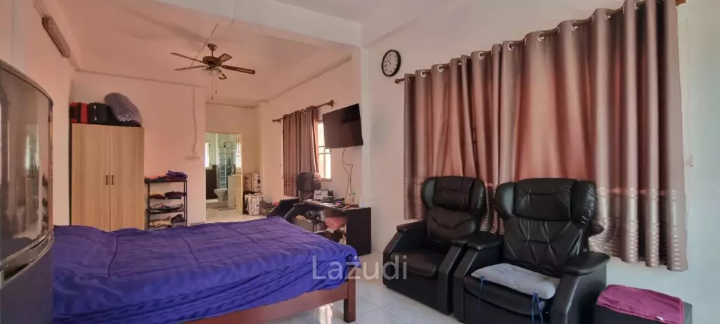 3 Beds 4 Baths 304 SQ.M.  Commercial Building in Buakhao
