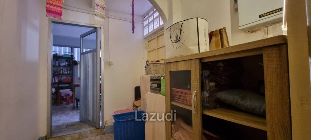 3 Beds 4 Baths 304 SQ.M.  Communal Building in Buakhao
