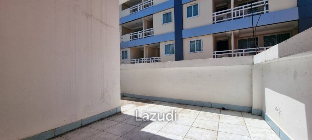 3 Beds 4 Baths 304 SQ.M.  Communal Building in Buakhao