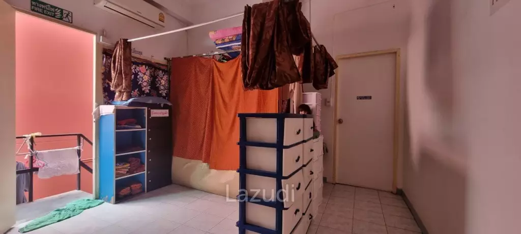 3 Beds 4 Baths 304 SQ.M.  Commercial Building in Buakhao