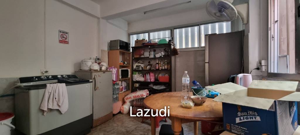 3 Beds 4 Baths 304 SQ.M.  Commercial Building in Buakhao
