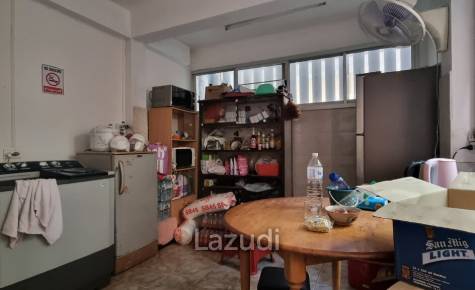 3 Beds 4 Baths 304 SQ.M.  Communal Building in Buakhao