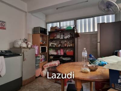 3 Beds 4 Baths 304 SQ.M.  Communal Building in Buakhao