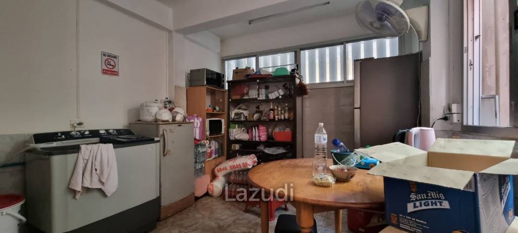 3 Beds 4 Baths 304 SQ.M.  Communal Building in Buakhao