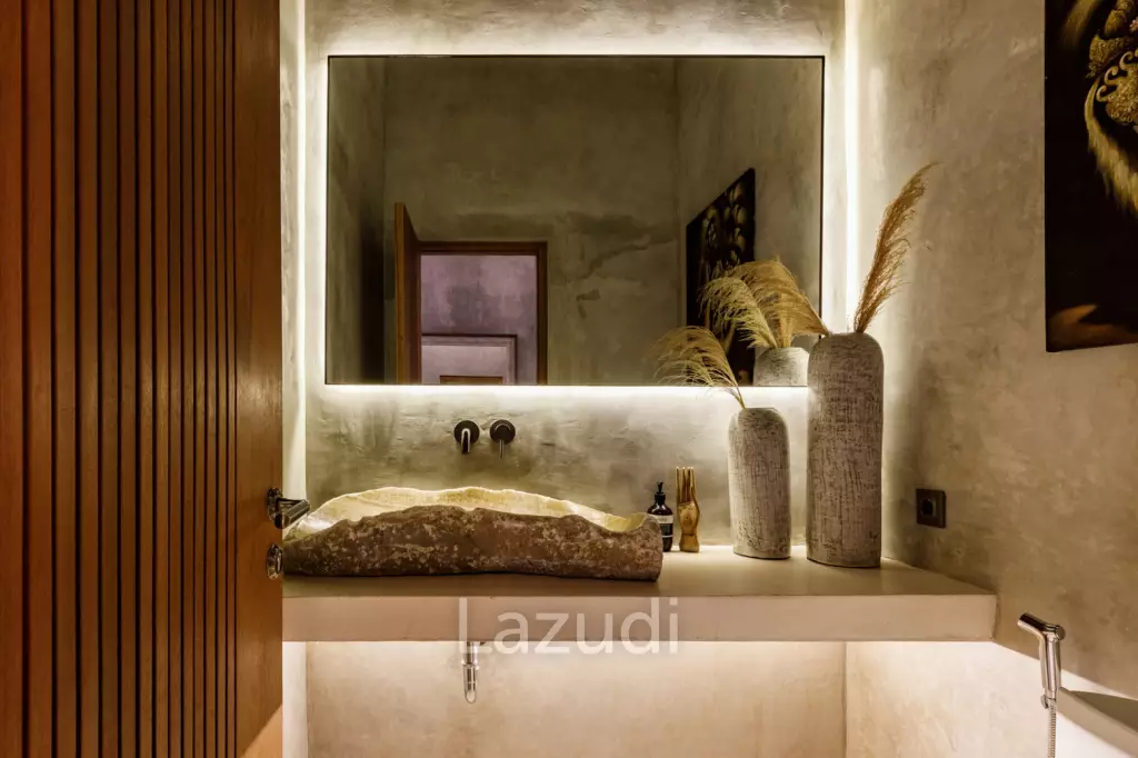 Luxurious Jungle Retreat Exquisite Villa for Lease in Ubud