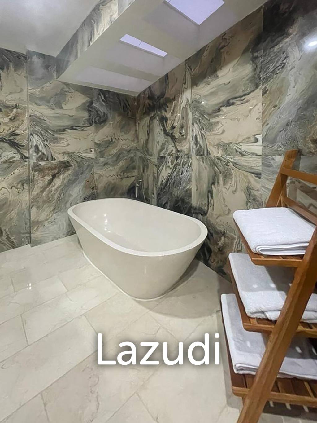 Premium Leasehold Property with Expansive Pool in Canggu – Tumbak Bayuh: Only 10 Minutes to Pererenan Beach