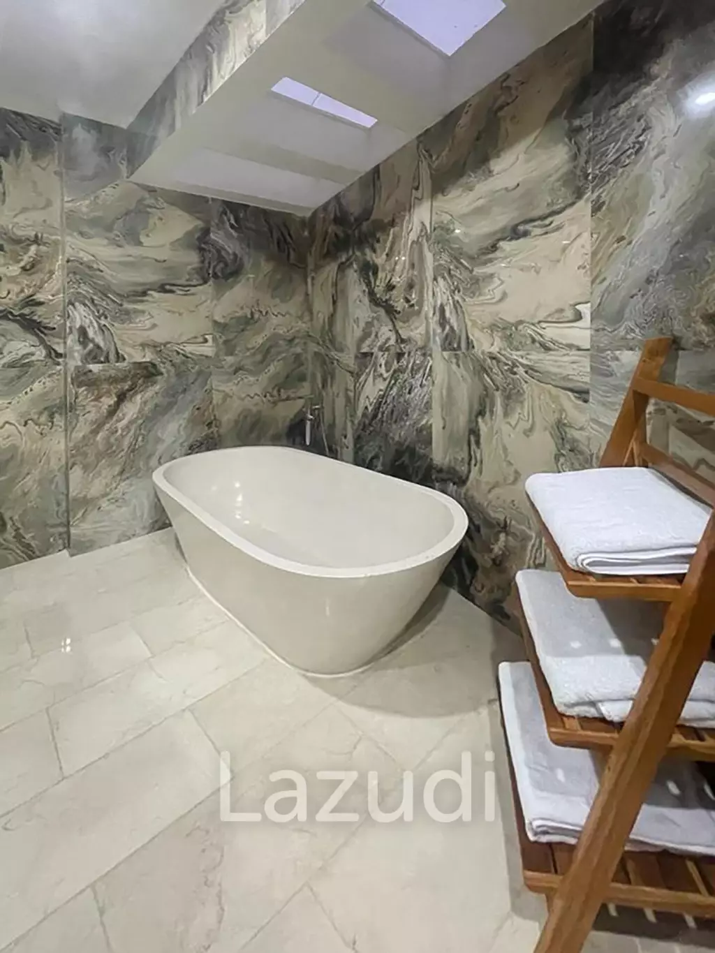 Premium Leasehold Property with Expansive Pool in Canggu – Tumbak Bayuh: Only 10 Minutes to Pererenan Beach
