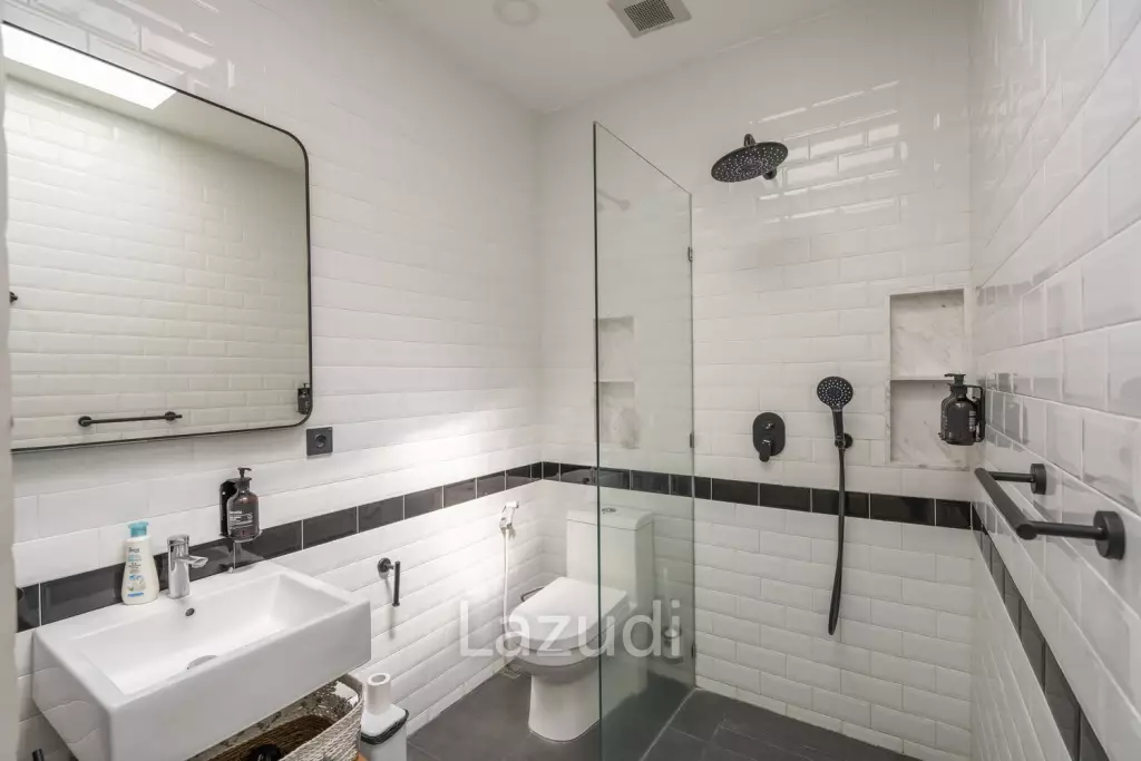 Charming Newly Renovated 4 Bedroom Villa in Berawa, Ideal Investment Opportunity