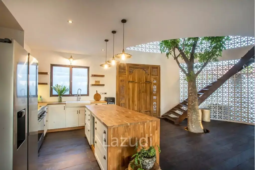 Spectacular Villa in Bali with Rice Field Views and Proximity to Amenities and Gym