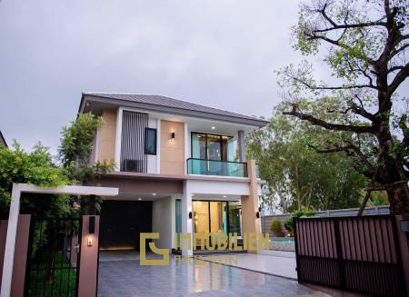 Zermatt Hua Hin : Luxurious Two-Story Villa Soi 102