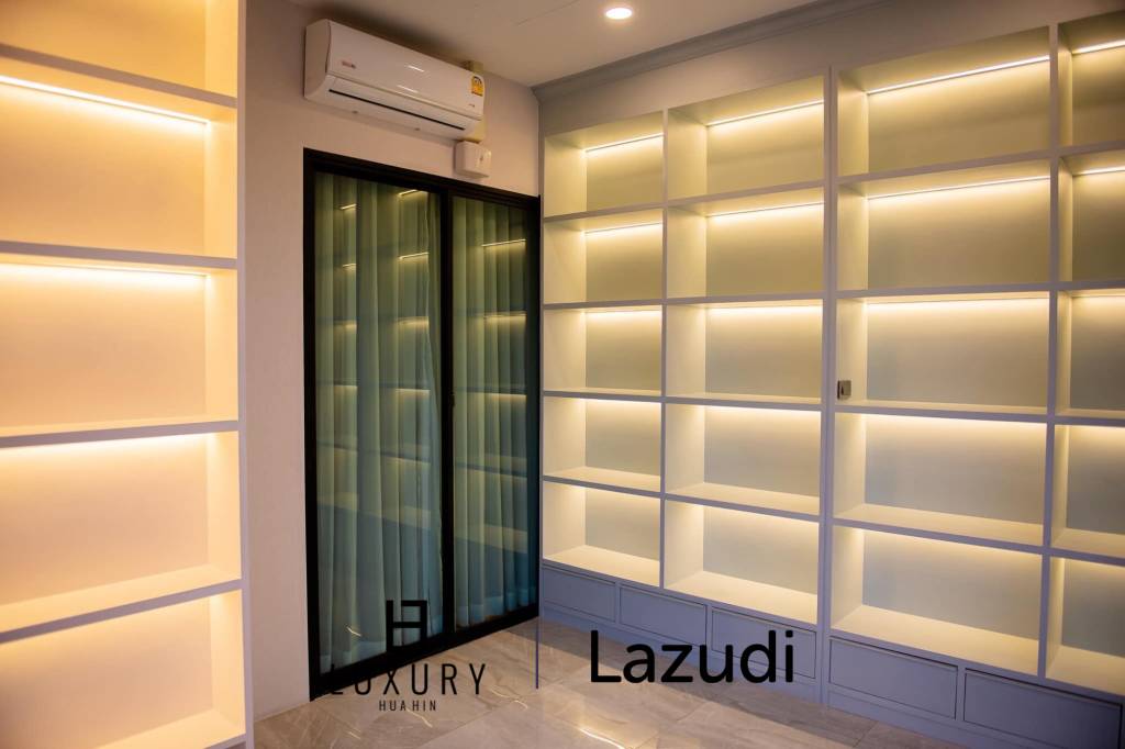 Zermatt Hua Hin : Luxurious Two-Story Villa Soi 102