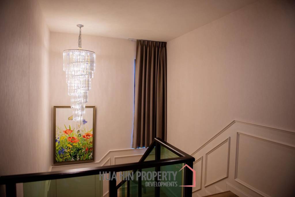 Zermatt Hua Hin : Luxurious Two-Story Villa Soi 102