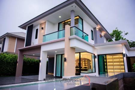 Zermatt Hua Hin : Luxurious Two-Story Villa Soi 102