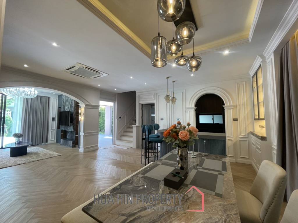 Zermatt Hua Hin : Luxurious Two-Story Villa Soi 102