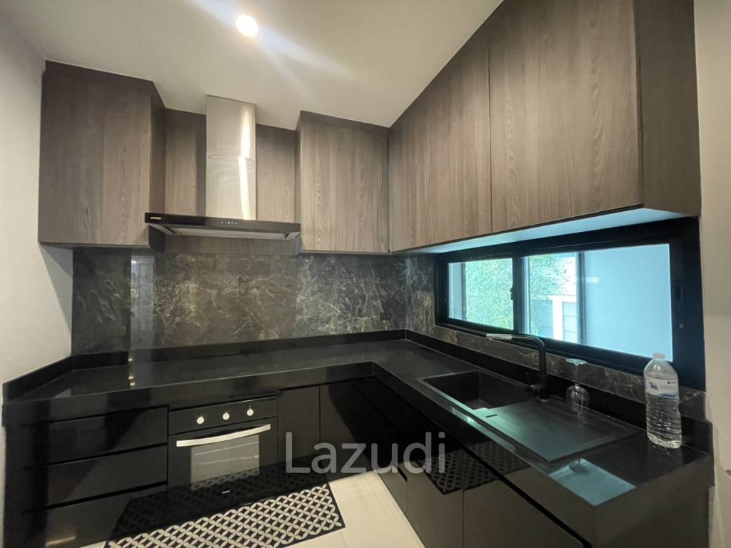 Zermatt Hua Hin : Luxurious Two-Story Villa Soi 102