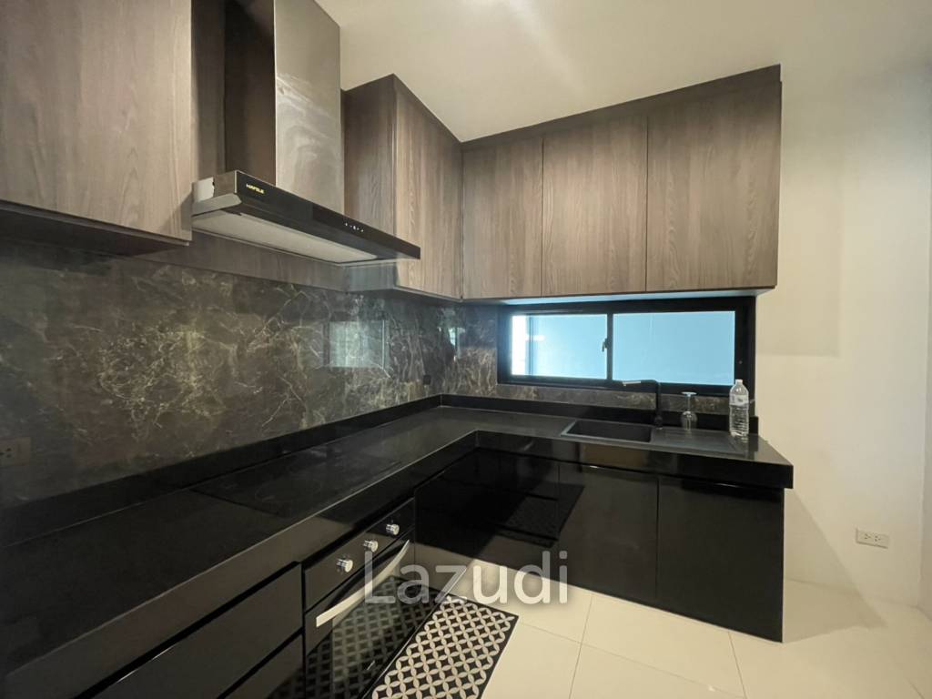 Zermatt Hua Hin : Luxurious Two-Story Villa Soi 102