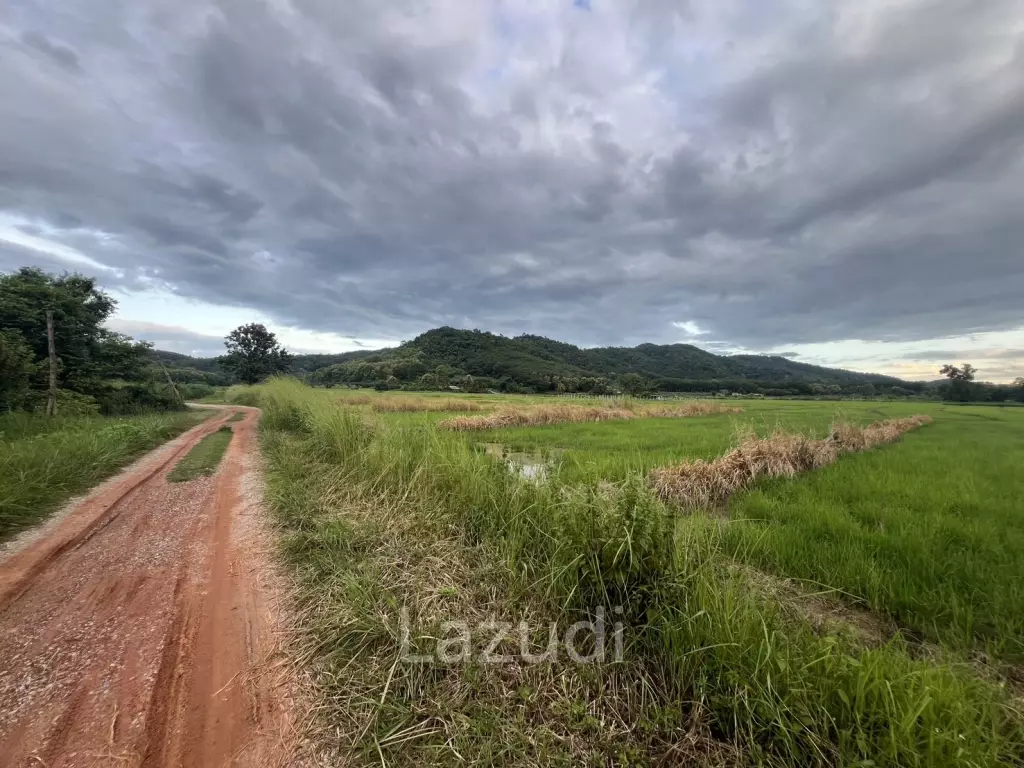 7 Rai Land For Sale With Mountain View in Huai Sak
