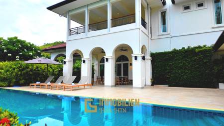 Luxus Pool Villa mit 6 Schlafzimmern und 5 Bädern