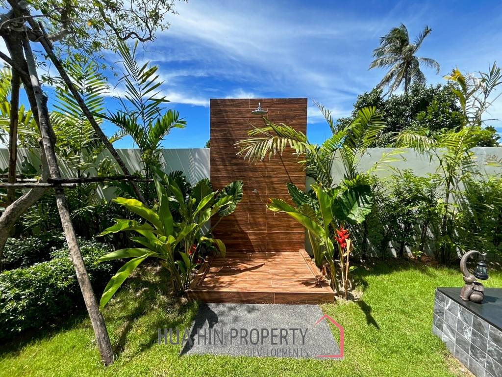 Brand New 5 Bedroom Pool Villa Close to Black Mountain