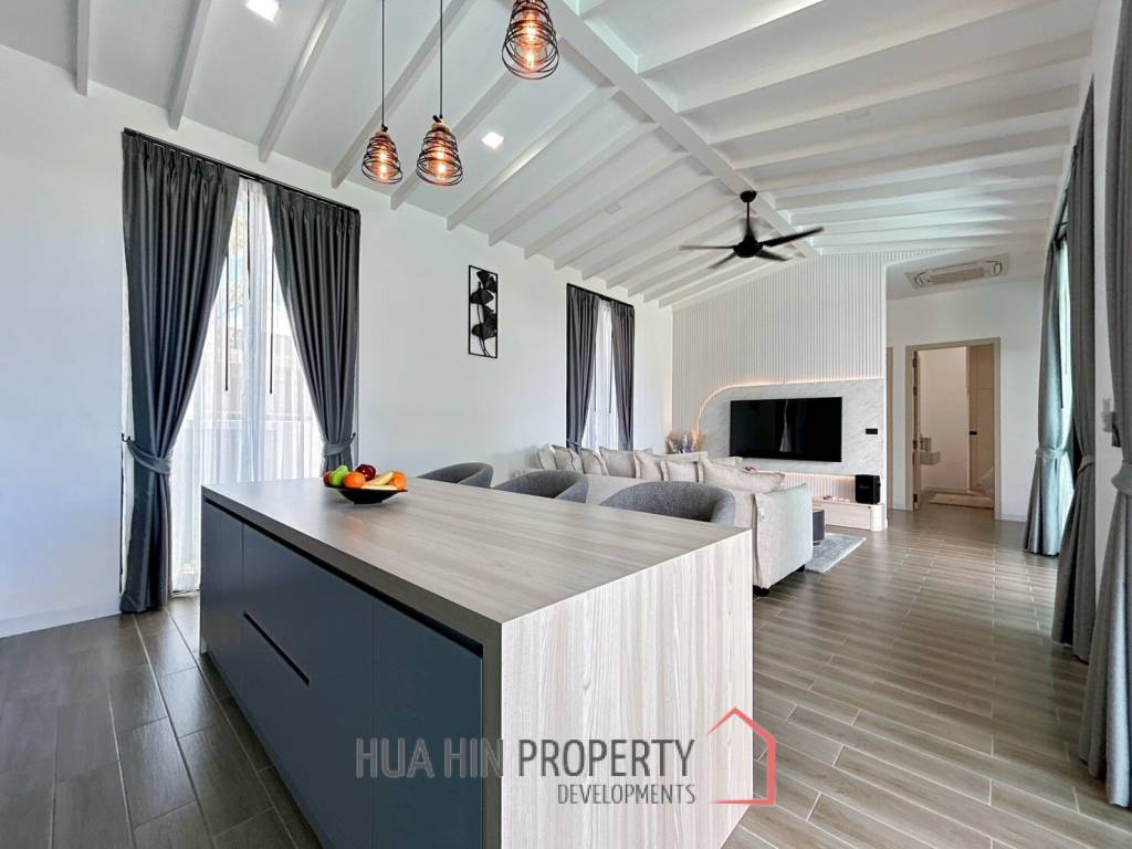 Brand New 5 Bedroom Pool Villa Close to Black Mountain