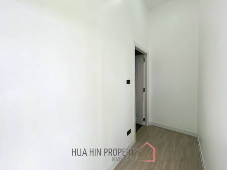 Brand New 5 Bedroom Pool Villa Close to Black Mountain