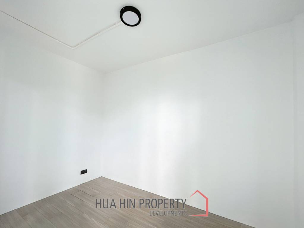 Brand New 5 Bedroom Pool Villa Close to Black Mountain