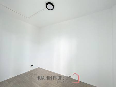 Brand New 5 Bedroom Pool Villa Close to Black Mountain