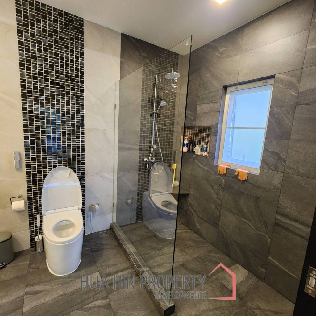 Emerald Scenery: 3 Bed 4 Bath Pool Villa