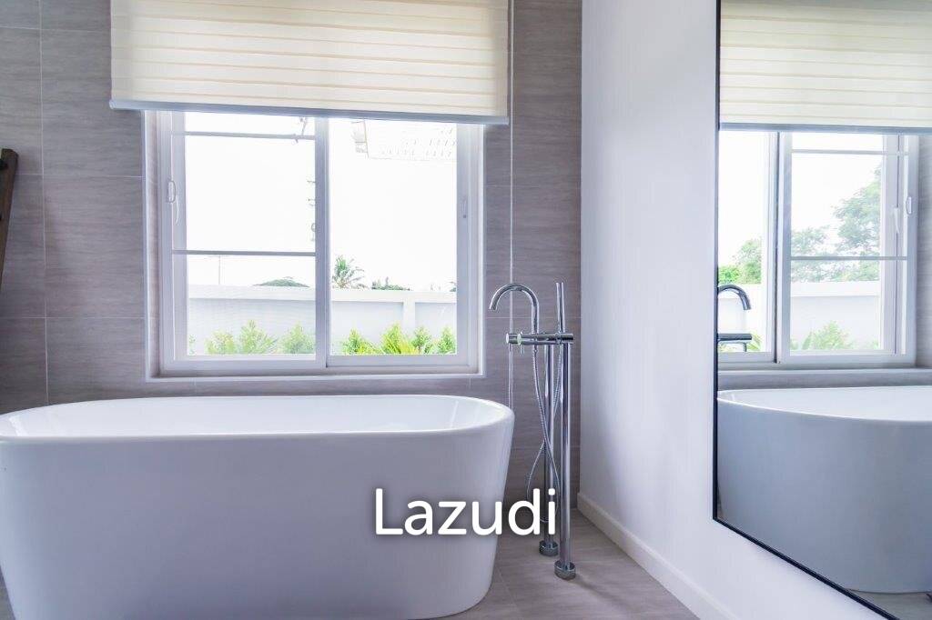 848 ตร.ม 3 เตียง 3 อาบน้ำ วิลล่า For ขาย