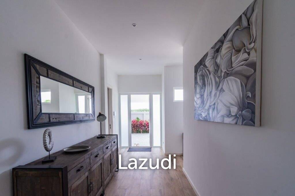 848 ตร.ม 3 เตียง 3 อาบน้ำ วิลล่า For ขาย