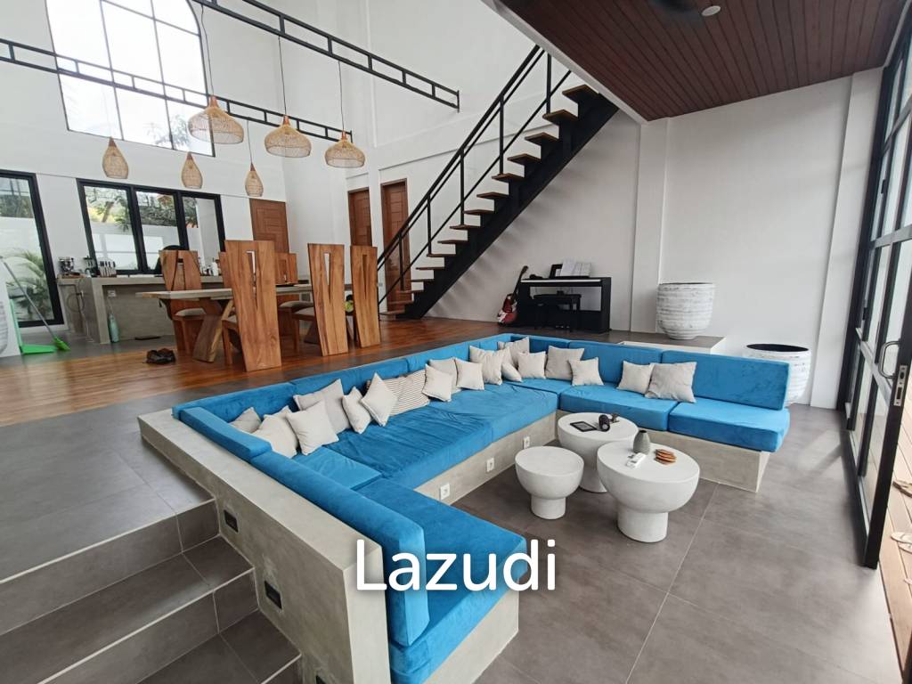 ELEGANT 4-BEDROOM VILLA WITH STUNNING DESIGN IN PECATU