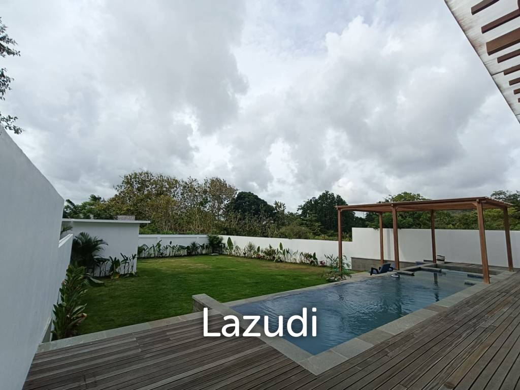ELEGANT 4-BEDROOM VILLA WITH STUNNING DESIGN IN PECATU