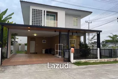 Modern 3-Bedroom With Stunning Lake And Moutain View In Kathu