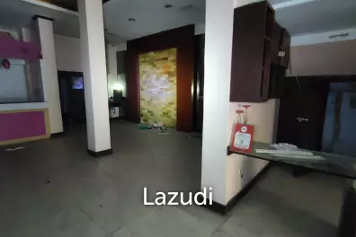 Commercial Building for rent in Silom